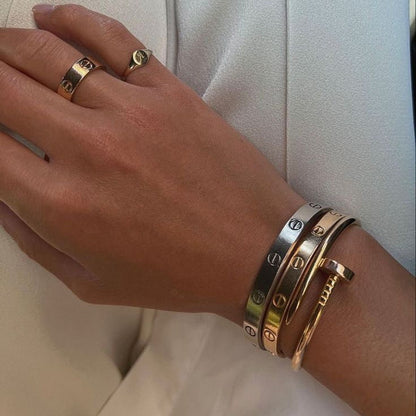 Pulseira Elegante Nail Dourado